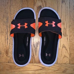 🧡 Under armor slides 🧡